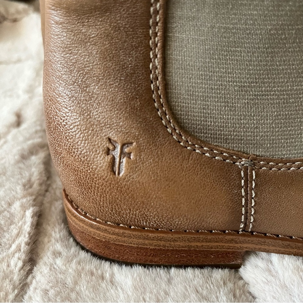 Frye Anna Chelsea Ankle Bootie Boots Ash Brown - Size 7.5 - Picture 5 of 9